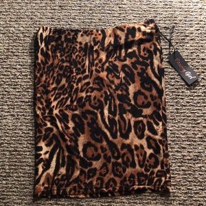 Leopard skirt